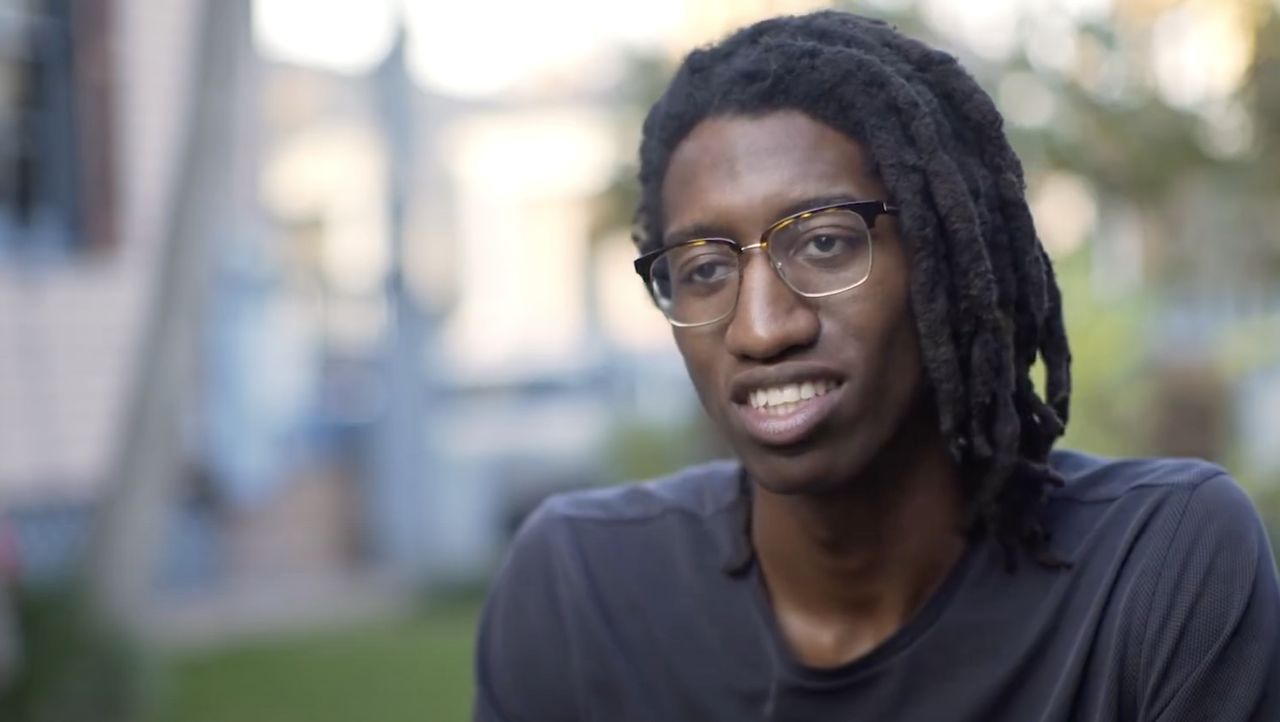 Un homme explique comment la gratitude l’a béni et a changé sa vie
